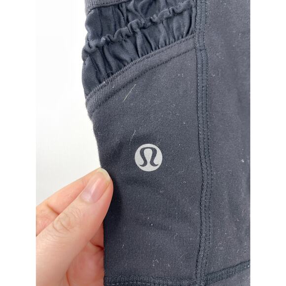 Lululemon Leggings Womens 6 Crop Pants Black Ruched Ruffle Hem Yoga - Picture 4 of 6
